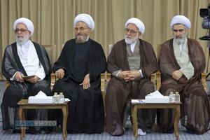 دیدار دست‌اندرکاران کنگره بین‌المللی میرزای نائینی با رهبر معظم انقلاب
