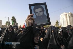 مراسم تدفین پیکر دو شهید گمنام دفاع مقدس در بوستان شهید زین الدین قم