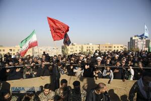 مراسم تدفین پیکر دو شهید گمنام دفاع مقدس در بوستان شهید زین الدین قم