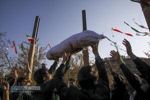 مراسم تدفین پیکر دو شهید گمنام دفاع مقدس در بوستان شهید زین الدین قم