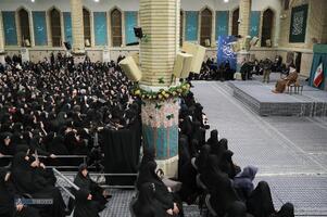 دیدار هزاران نفر از زنان و دختران با رهبر انقلاب