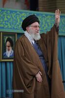 دیدار هزاران نفر از زنان و دختران با رهبر انقلاب