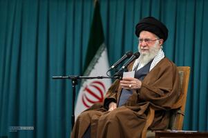 دیدار هزاران نفر از زنان و دختران با رهبر انقلاب