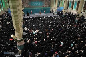 دیدار هزاران نفر از زنان و دختران با رهبر انقلاب