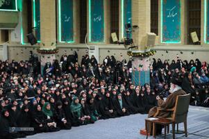 دیدار هزاران نفر از زنان و دختران با رهبر انقلاب