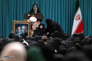 دیدار هزاران نفر از زنان و دختران با رهبر انقلاب