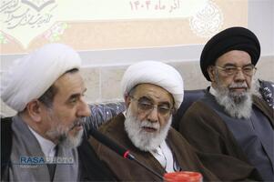 نشست مدیران مراکز حوزوی اصفهان با آیت الله شب زنده دار