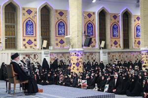 دیدار خانواده شهدای اقتدار با رهبر انقلاب در روز میلاد امیرالمومنین (علیه‌السلام)