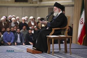 دیدار هزاران نفر از مردم قم با رهبر معظم انقلاب