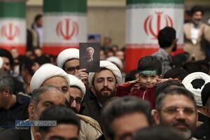 دیدار هزاران نفر از مردم قم با رهبر معظم انقلاب