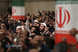 دیدار هزاران نفر از مردم قم با رهبر معظم انقلاب