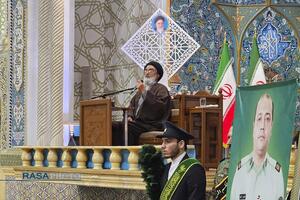 گرامیداشت شهدای امنیت در حرم حضرت فاطمه معصومه (س)