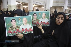 گرامیداشت شهدای امنیت در حرم حضرت فاطمه معصومه (س)