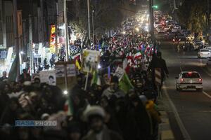 تجمع و راهپیمایی شبانه مردم انقلابی قم علیه اغتشاشگران