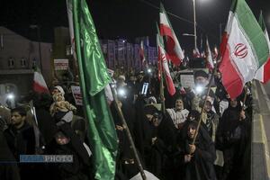 تجمع و راهپیمایی شبانه مردم انقلابی قم علیه اغتشاشگران