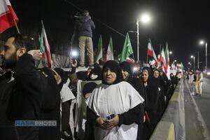 تجمع و راهپیمایی شبانه مردم انقلابی قم علیه اغتشاشگران