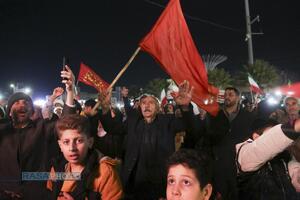 تجمع و راهپیمایی شبانه مردم انقلابی قم علیه اغتشاشگران