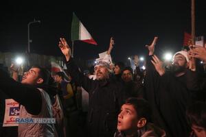 تجمع و راهپیمایی شبانه مردم انقلابی قم علیه اغتشاشگران