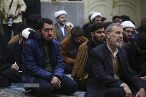 وداع با پیکر طلبه شهید در مدرسه علمیه امام حسین (ع) قم