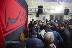 وداع با پیکر طلبه شهید در مدرسه علمیه امام حسین (ع) قم