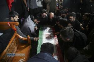 وداع با پیکر طلبه شهید در مدرسه علمیه امام حسین (ع) قم