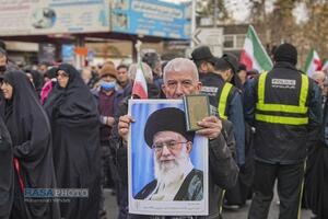 تشییع بیش از ۱۰۰ شهید حافظ امنیت در تهران