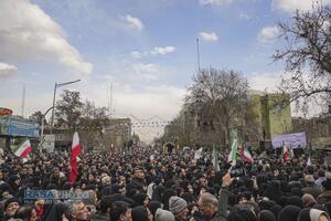 تشییع بیش از ۱۰۰ شهید حافظ امنیت در تهران