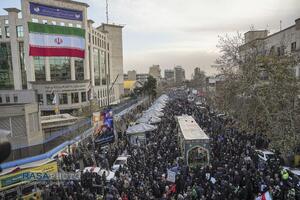 تشییع بیش از ۱۰۰ شهید حافظ امنیت در تهران