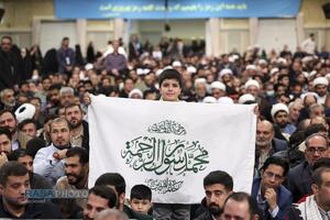 دیدار اقشار مختلف مردم در روز مبعث پیامبر اعظم (صلّی‌الله‌علیه‌و‌آله) با رهبر انقلاب