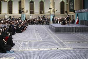 دیدار اقشار مختلف مردم در روز مبعث پیامبر اعظم (صلّی‌الله‌علیه‌و‌آله) با رهبر انقلاب