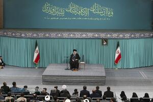 دیدار اقشار مختلف مردم در روز مبعث پیامبر اعظم (صلّی‌الله‌علیه‌و‌آله) با رهبر انقلاب