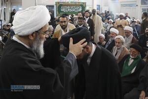 مراسم عمامه گذاری جمعی از طلاب حوزه علمیه قم در روز مبعث