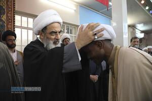مراسم عمامه گذاری جمعی از طلاب حوزه علمیه قم در روز مبعث