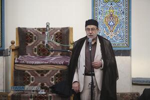 مراسم عمامه گذاری جمعی از طلاب حوزه علمیه قم در روز مبعث