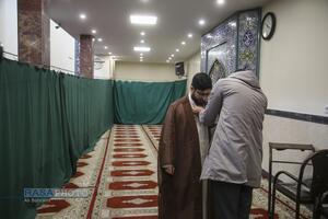 مراسم عمامه گذاری جمعی از طلاب حوزه علمیه قم در روز مبعث