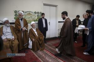 مراسم عمامه گذاری جمعی از طلاب حوزه علمیه قم در روز مبعث