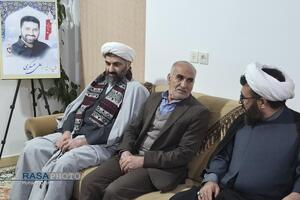 دیدار مدیرعامل خبرگزاری رسا با خانواده اولین شهید مدافع حرم چهارمحال و بختیاری