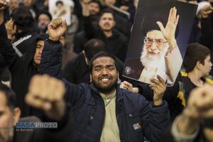 تجمع مردم قم در پی اعلام خبر شهادت رهبر معظم انقلاب