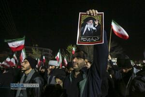 خروش انتقامی مردم قم در شب عزاداری شهادت امام خامنه‌ای (قدس‌سره)
