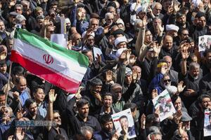 تشییع 13 شهید حملات اخیر دشمن در قم