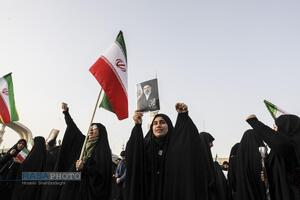 بیعت مردم قم با سومین رهبر معظم انقلاب اسلامی