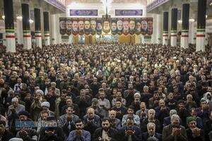 اقامه نماز عید سعید فطر در حرم حضرت فاطمه معصومه (س)