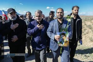 پرواز مادر شهید، به سوی فرزند شهیدش