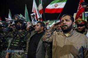 استقبال مردم قم از پیکر سپهبد شهید سید عبدالرحیم موسوی
