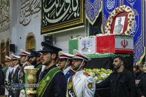 وداع با شهید سپهبد عبدالرحیم موسوی در حرم کریمه اهل بیت (س)