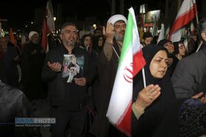 تمجع مردم قم در خونخواهی رهبر شهید انقلاب و حمایت از نیروهای مسلح