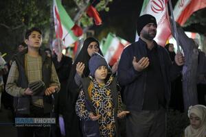 تجمع مردم قم در شب اربعین شهادت رهبر انقلاب اسلامی