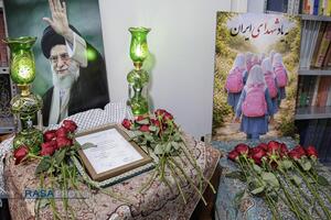 حضور خدام حرم مطهر رضوی در منزل رهبر شهید انقلاب