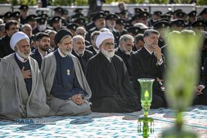 آیین تعویض پرچم گنبد منور رضوی در روز میلاد حضرت امام رضا (علیه‌السلام)