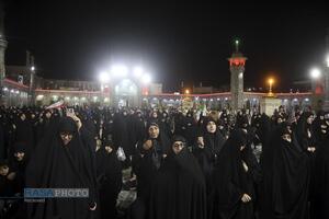 اجتماع هیئات مذهبی قم با شعار «مسلم دیگر تنها نخواهد ماند» در حرم مطهر